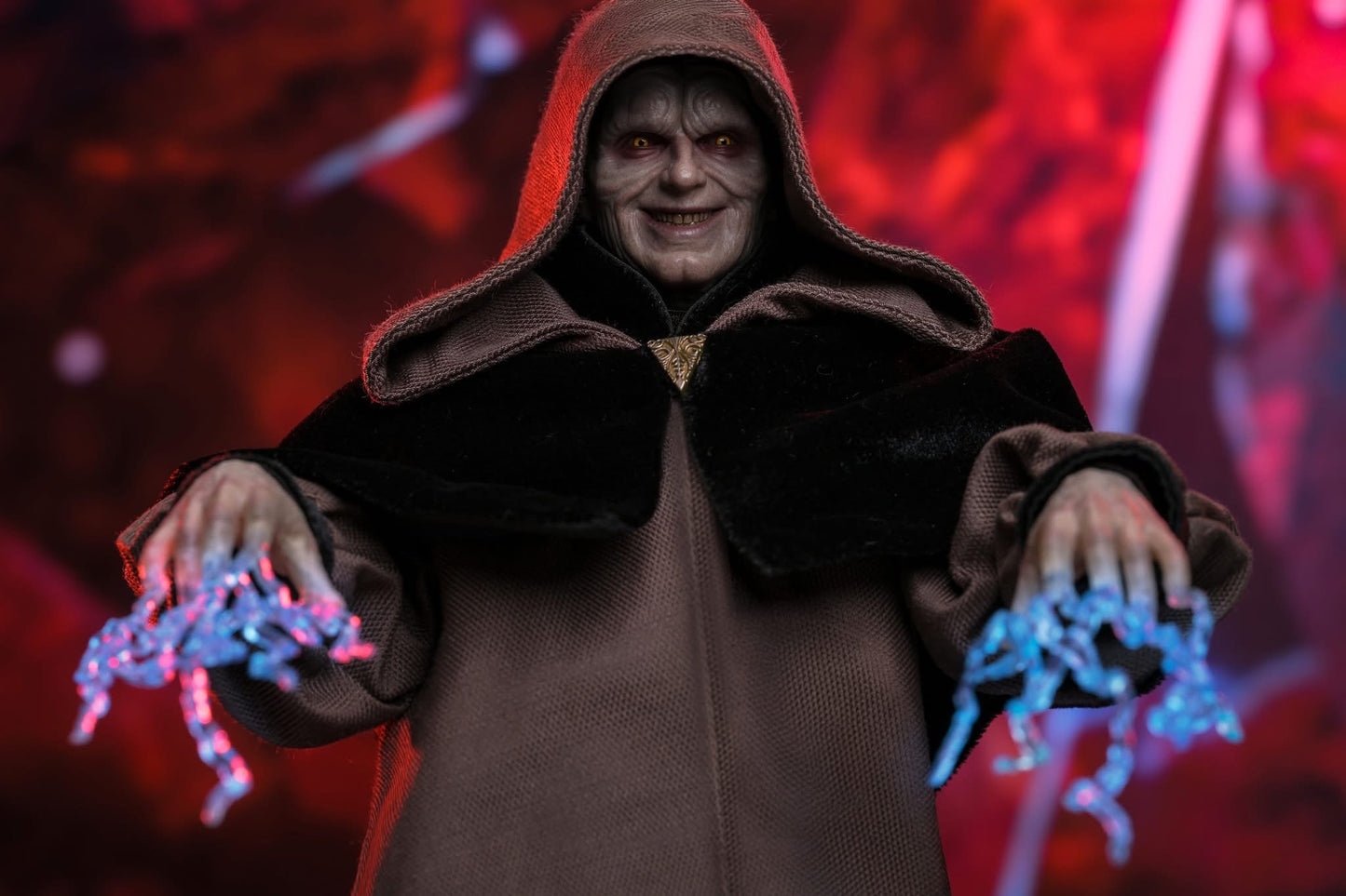 Hot Toys MMS745 Star Wars: Revenge of the Sith - 1/6th scale Darth Sidious Collectible Figure