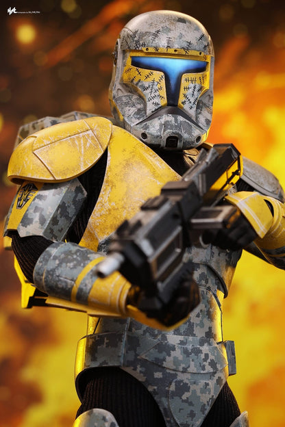 Hot Toys TMS155 Star Wars: The Clone Wars - 1/6th scale Clone Commando Gregor Collectible Figure (Hot Toys Exclusive)