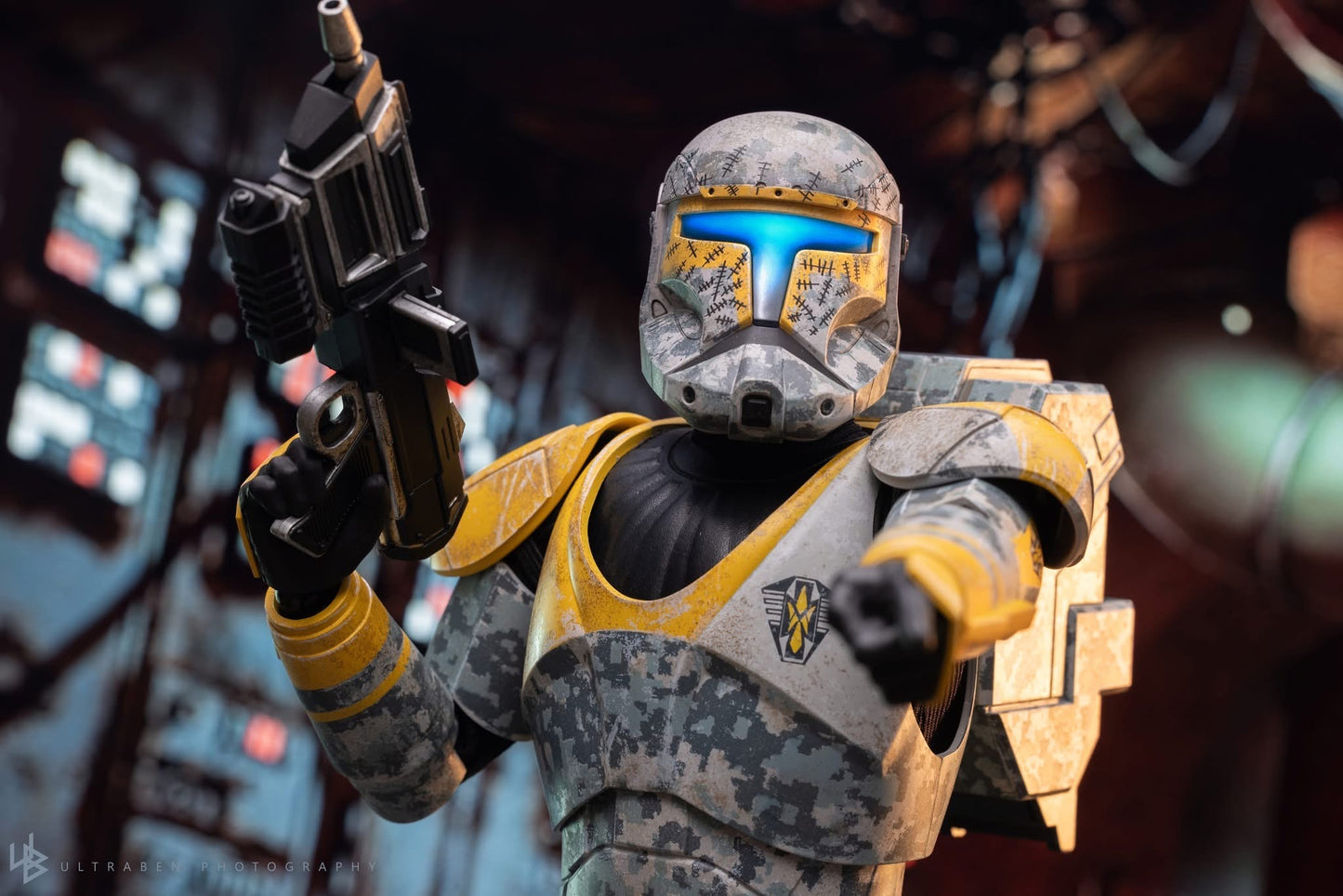 Hot Toys TMS155 Star Wars: The Clone Wars - 1/6th scale Clone Commando Gregor Collectible Figure (Hot Toys Exclusive)