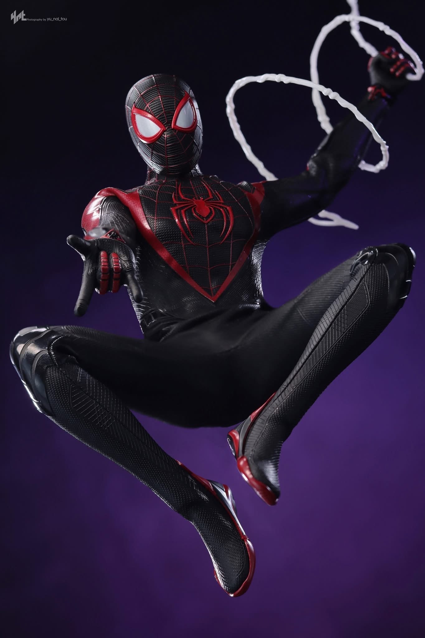 Hot Toys VGM55 Marvel's Spider-Man 2 - 1/6th scale Miles Morales (Upgraded Suit) Collectible Figure Exclusive