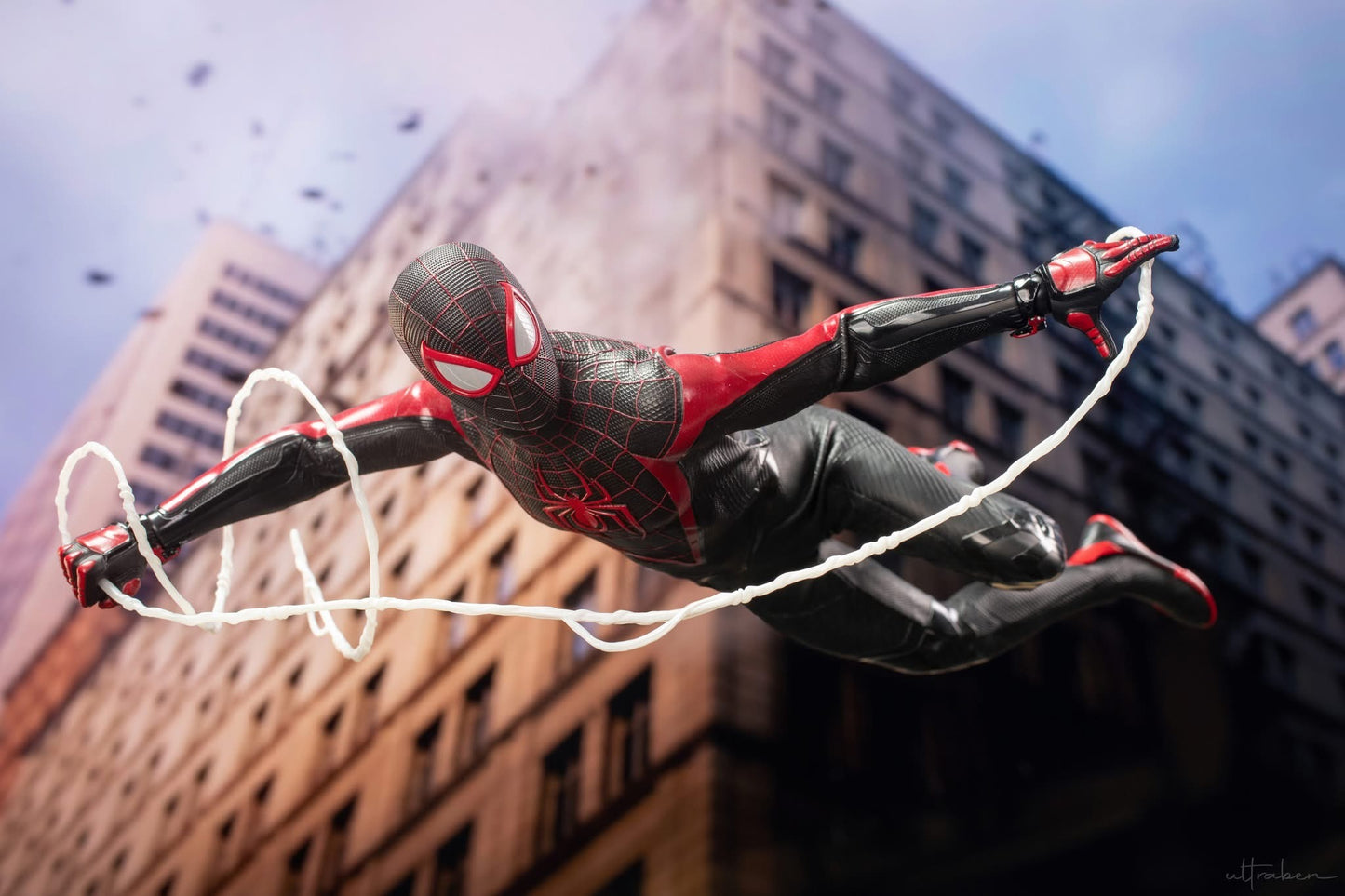 Hot Toys VGM55 Marvel's Spider-Man 2 - 1/6th scale Miles Morales (Upgraded Suit) Collectible Figure Exclusive