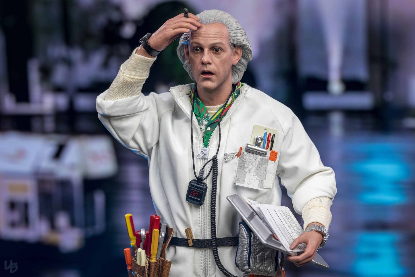 Hot Toys MMS609 Back to the Future - 1/6th scale Doc Brown Collectible Figure