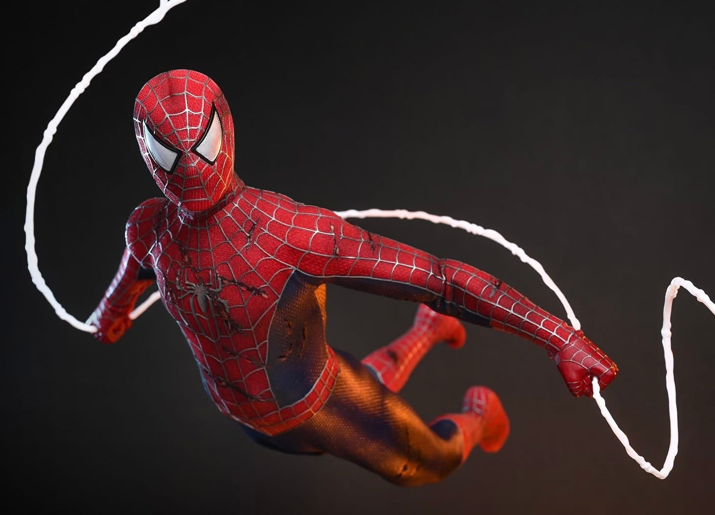 Pre-Order Hot Toys MMS859 Spider-Man - 1/6th scale Spider-Man (Battle Damaged Version) Collectible Figure