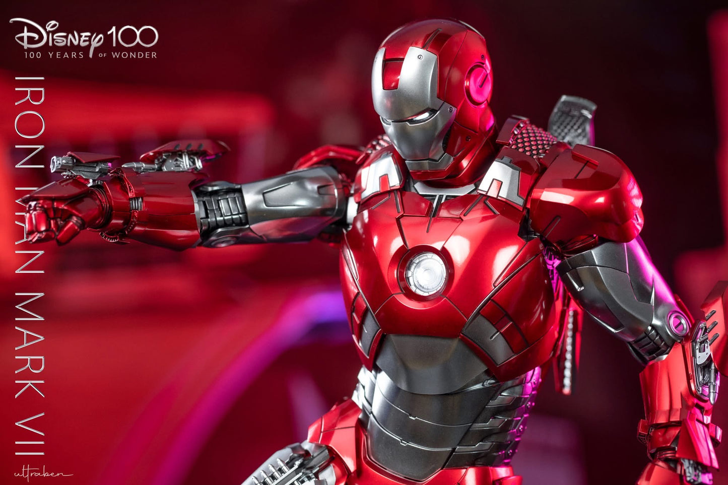 Hot Toys MMS696D54 Disney 100 - 1/6th scale Iron Man Mark VII (D100 Version) Collectible Figure [Hot Toys Exclusive]