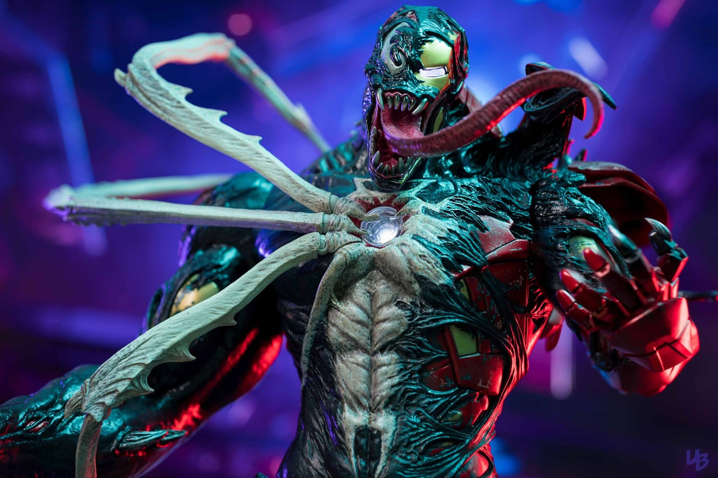 Hot Toys AC04B Spider-Man: Maximum Venom - 1/6th scale Venomized Iron Man Collectible Figure (Special Edition)