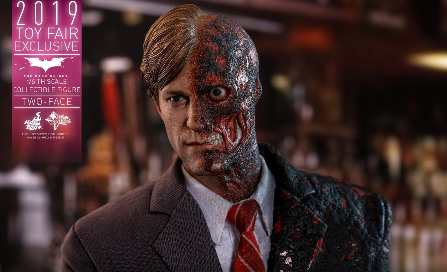 Hot Toys MMS546 The Dark Knight - 1/6th scale Two Face Collectible Figure (Toy Fair Exclusive)