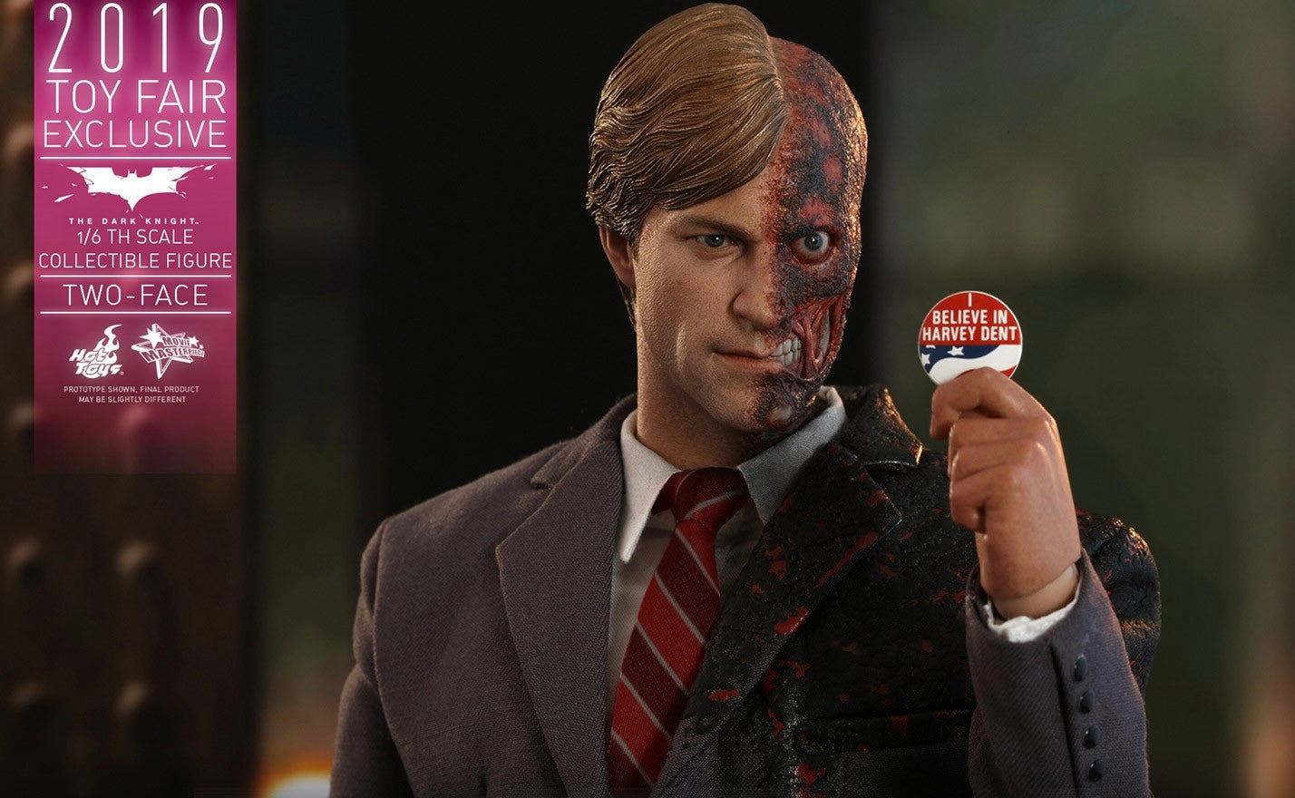 Hot Toys MMS546 The Dark Knight - 1/6th scale Two Face Collectible Figure (Toy Fair Exclusive)