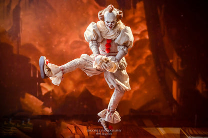 Hot Toys MMS555 IT Chapter Two - 1/6th scale Pennywise Collectible Figure