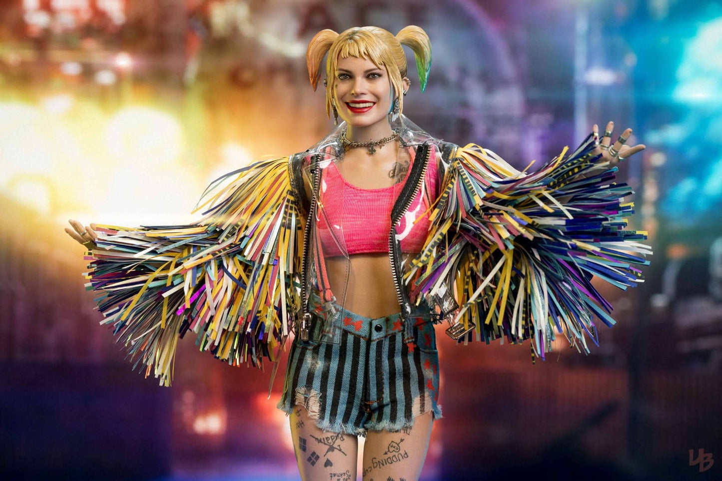 Hot Toys MMS566 Birds of Prey : 1/6th scale Harley Quinn (Caution Tape Jacket Version) Collectible Figure