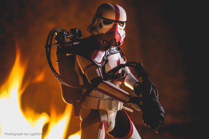 Hot Toys TMS012 The Mandalorian : 1/6th scale Incinerator Stormtrooper Collectible Figure