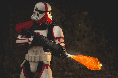 Hot Toys TMS012 The Mandalorian : 1/6th scale Incinerator Stormtrooper Collectible Figure