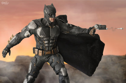 Hot Toys TMS085 Zack Snyder's Justice League - 1/6th scale Batman (Tactical Batsuit Version) Collectible Figure
