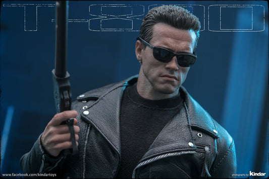 Hot Toys MMS795 Terminator 2: Judgment Day - 1/6th scale T-800 (2.0) Collectible Figure