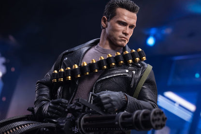 Hot Toys MMS795 Terminator 2: Judgment Day - 1/6th scale T-800 (2.0) Collectible Figure