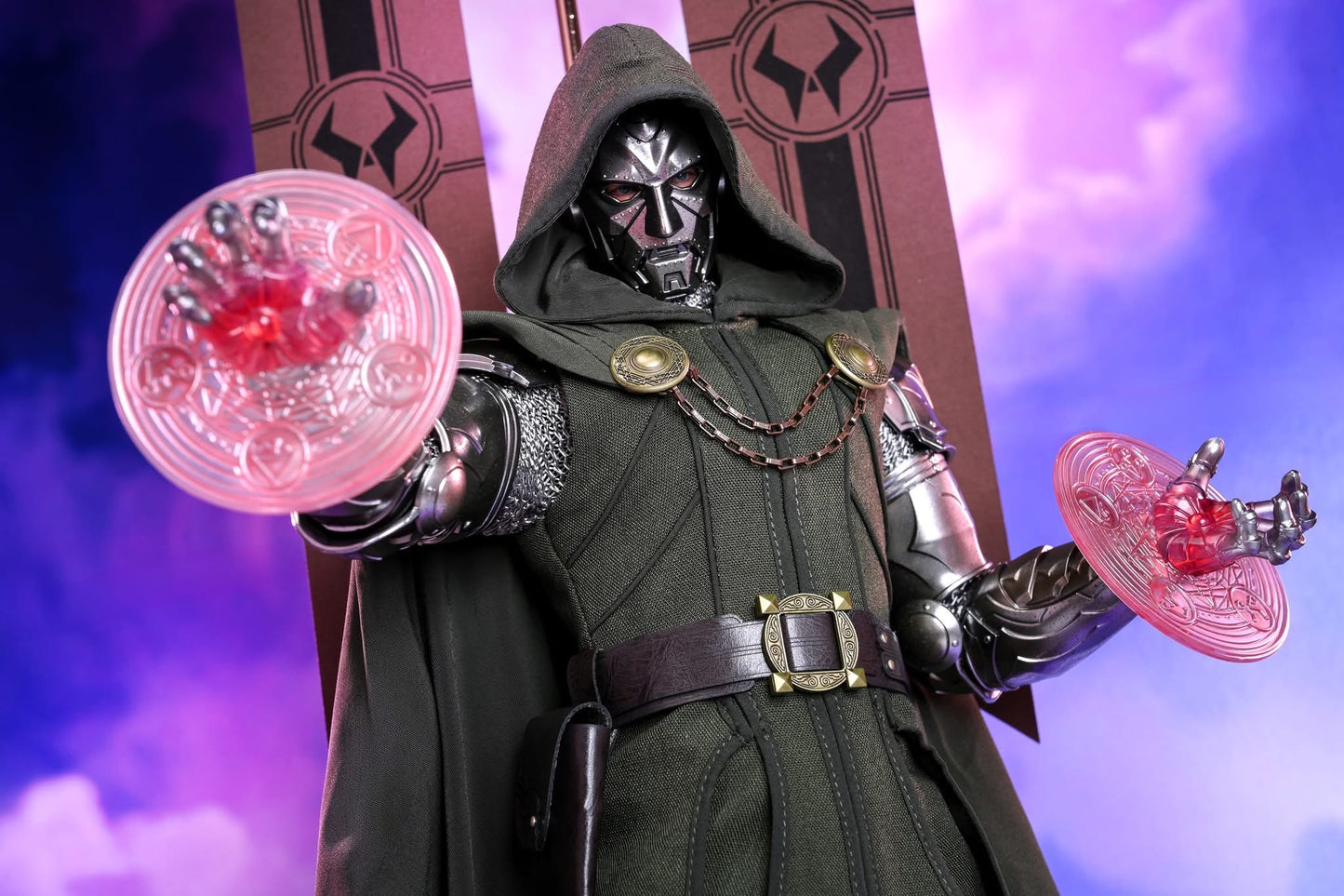 Hot Toys CMS022B Marvel Comics- 1/6th scale Doctor Doom Collectible Figure (Special Edition)