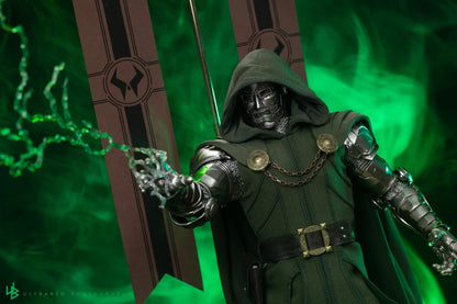 Hot Toys CMS022B Marvel Comics- 1/6th scale Doctor Doom Collectible Figure (Special Edition)
