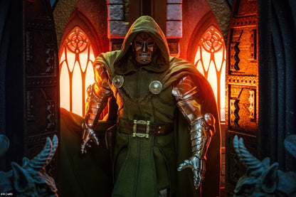 Hot Toys CMS022B Marvel Comics- 1/6th scale Doctor Doom Collectible Figure (Special Edition)