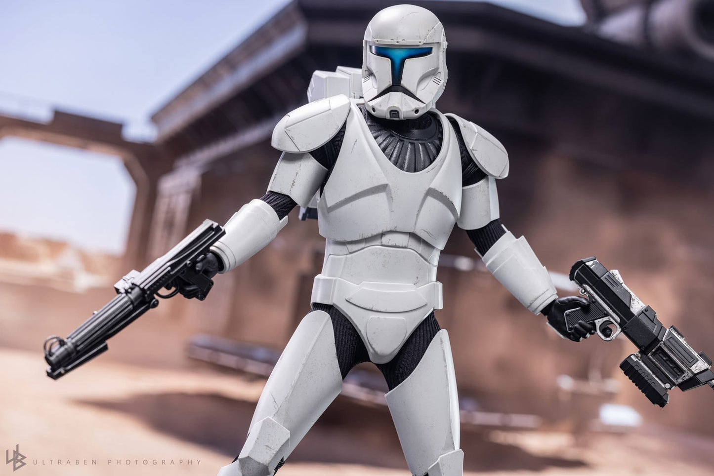 Hot Toys TMS131 Star Wars: The Bad Batch - 1/6th scale Clone Commando Collectible Figure