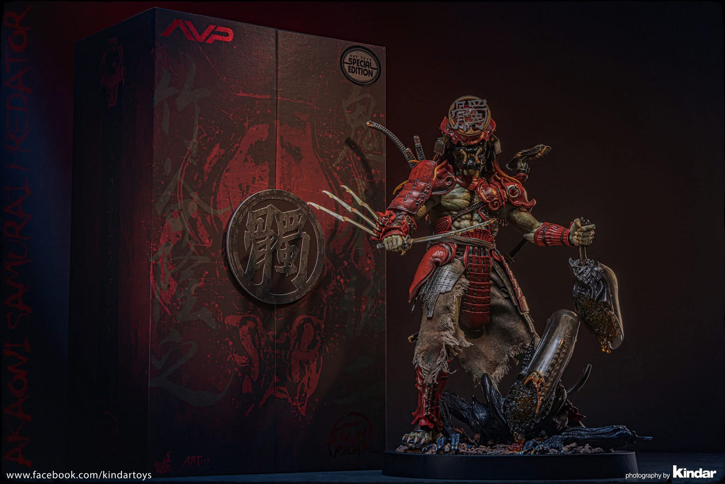 Hot Toys AC06B Alien vs. Predator - 1/6th scale Akaoni Samurai Predator Collectible Figure (Special Edition)