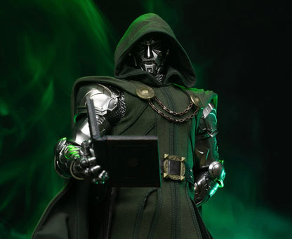 Hot Toys CMS022 Marvel Comics - 1/6th scale Doctor Doom Collectible Figure