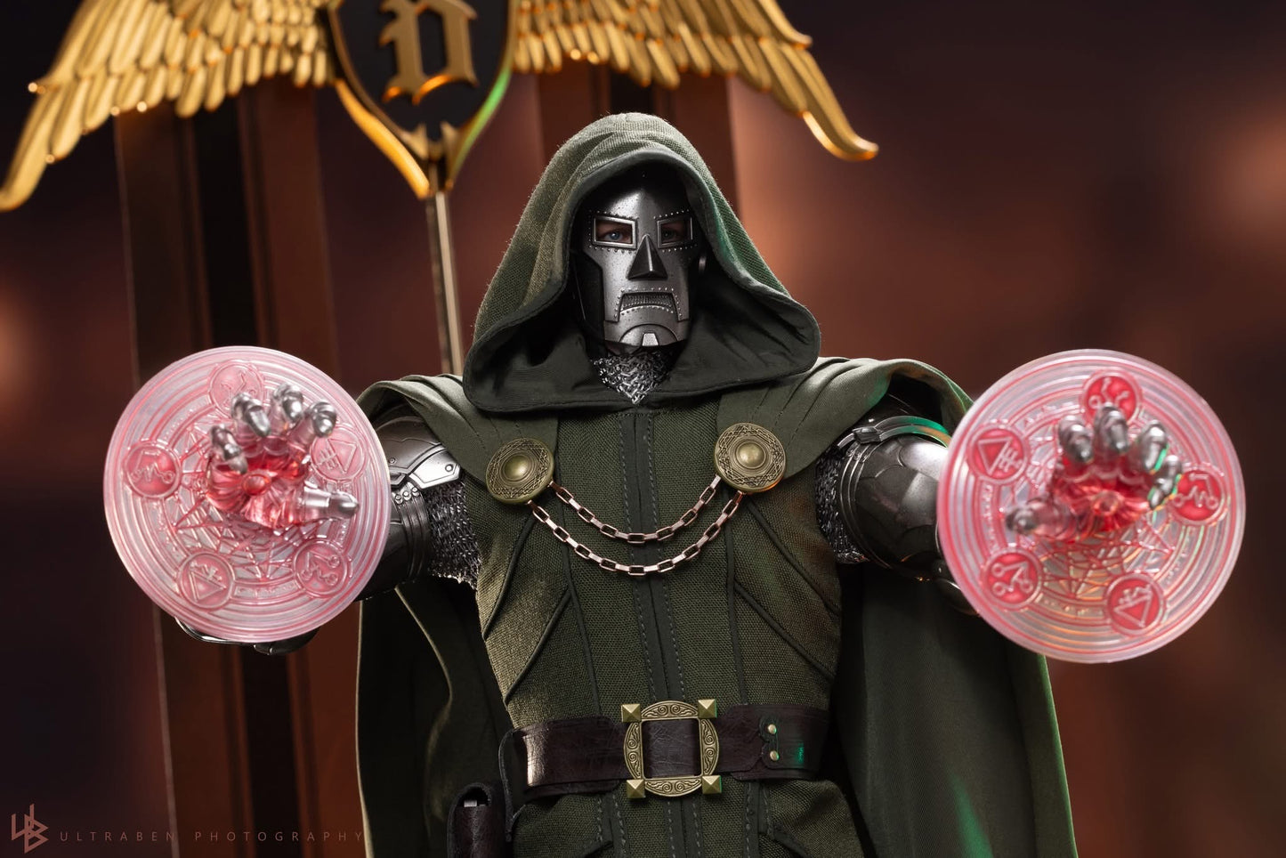 Hot Toys CMS022 Marvel Comics - 1/6th scale Doctor Doom Collectible Figure