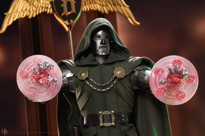 Hot Toys CMS022 Marvel Comics - 1/6th scale Doctor Doom Collectible Figure