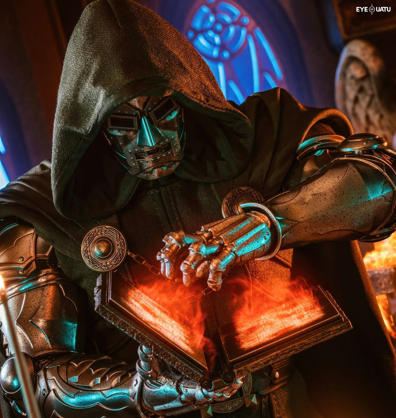 Hot Toys CMS022 Marvel Comics - 1/6th scale Doctor Doom Collectible Figure