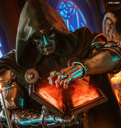 Hot Toys CMS022 Marvel Comics - 1/6th scale Doctor Doom Collectible Figure