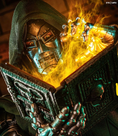 Hot Toys CMS022 Marvel Comics - 1/6th scale Doctor Doom Collectible Figure