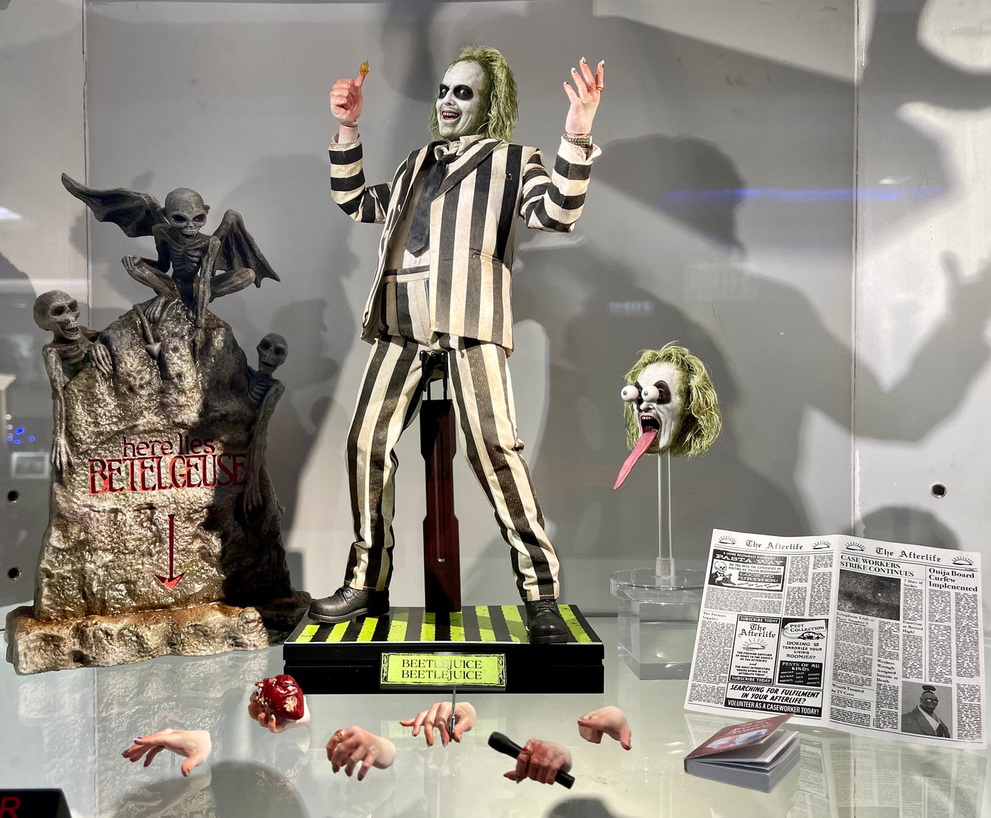 Pre-Order Hot Toys MMS767 Beetlejuice Beetlejuice - 1/6th scale Beetlejuice Collectible Figure