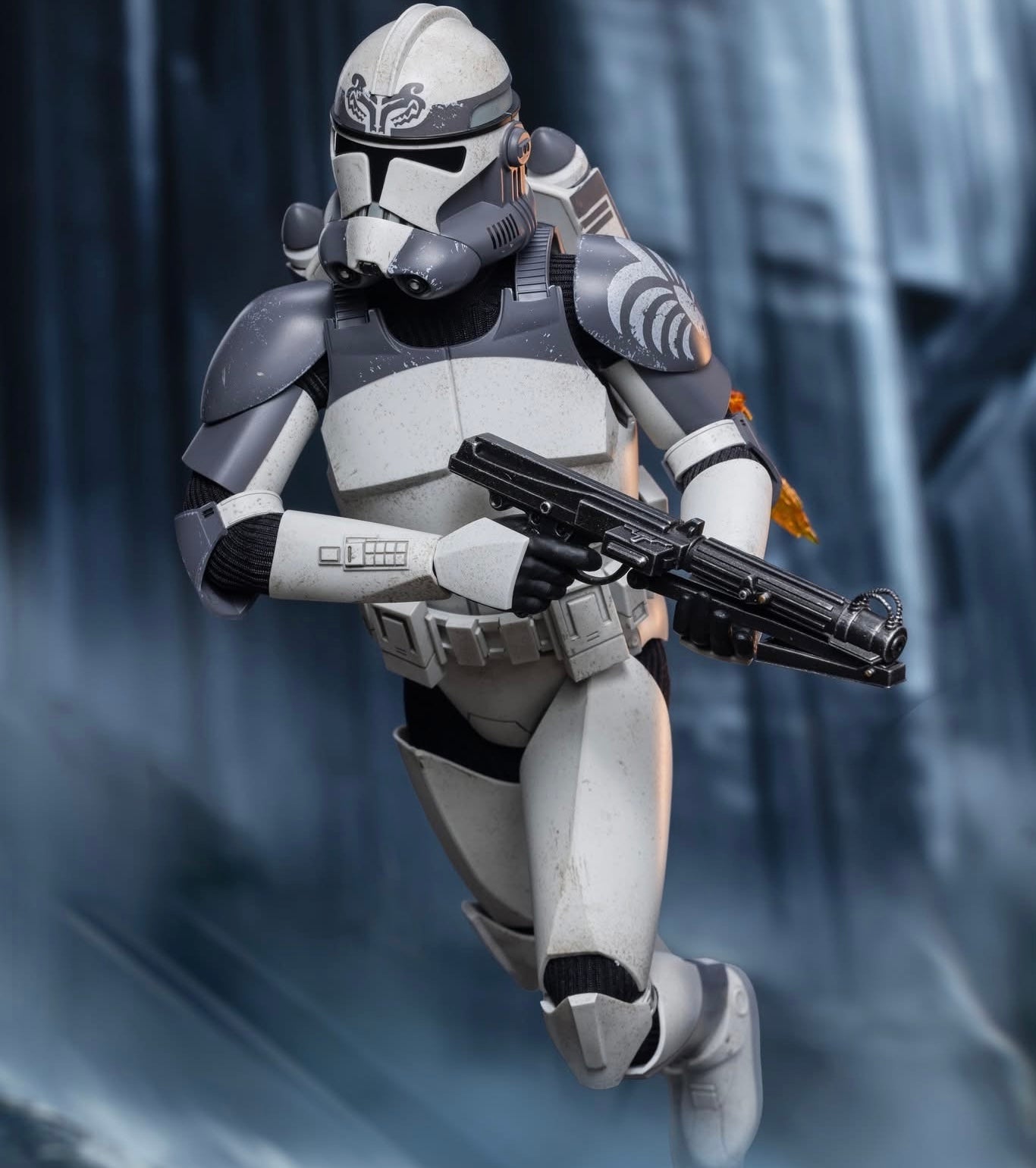 Hot Toys TMS142 Star Wars: The Clone Wars - 1/6th scale 104th Battalion Wolfpack Clone Trooper Collectible Figure