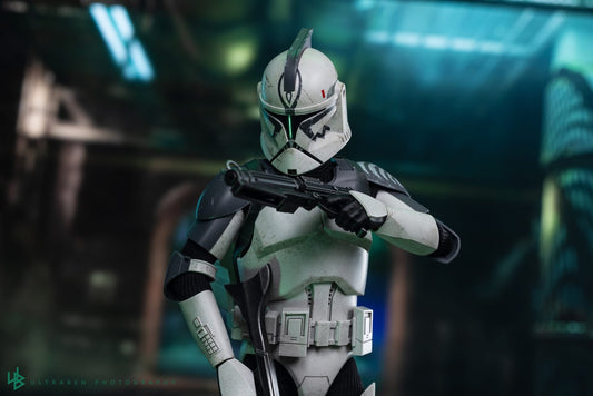 Hot Toys TMS142 Star Wars: The Clone Wars - 1/6th scale 104th Battalion Wolfpack Clone Trooper Collectible Figure
