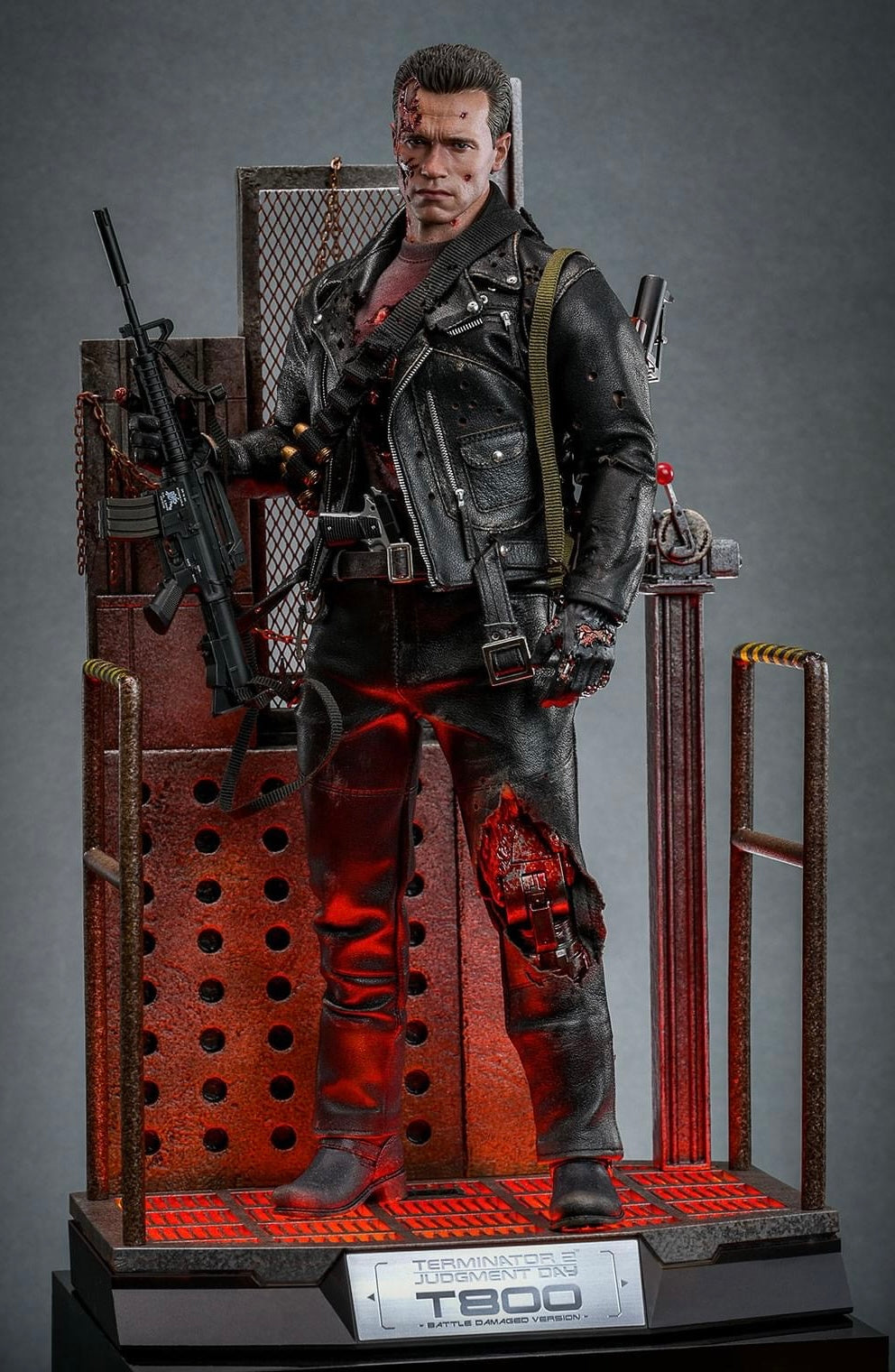 Pre-Order Hot Toys DX46 Terminator 2: Judgment Day - 1/6th scale T-800 (Battle Damaged Version 2.0) Collectible Figure