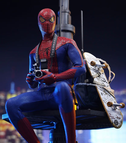 Hot Toys MMS772B The Amazing Spider-Man - 1/6th scale The Amazing Spider-Man Collectible Figure (Deluxe Version) Special Edition