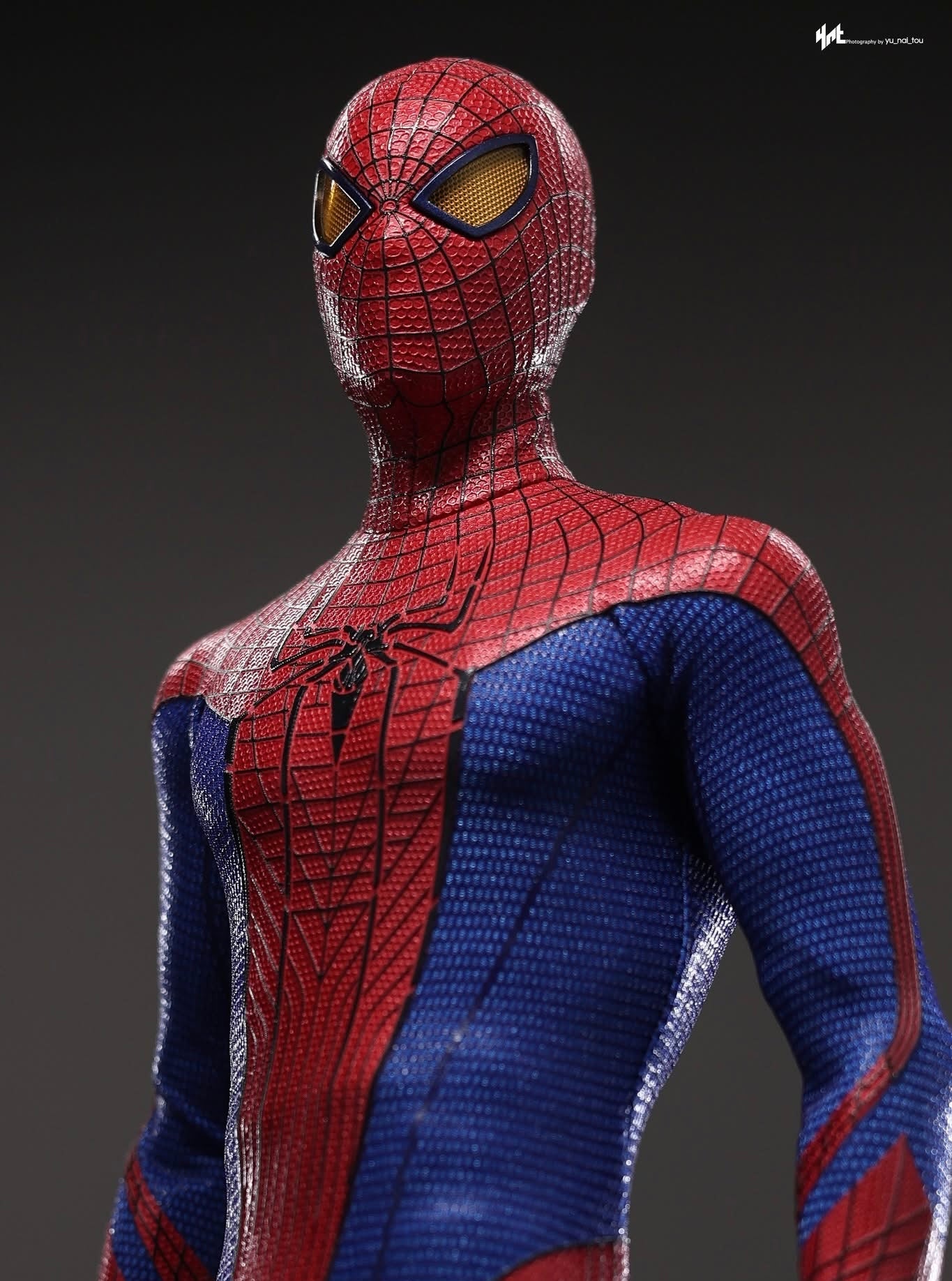 Hot Toys MMS772B The Amazing Spider-Man - 1/6th scale The Amazing Spider-Man Collectible Figure (Deluxe Version) Special Edition