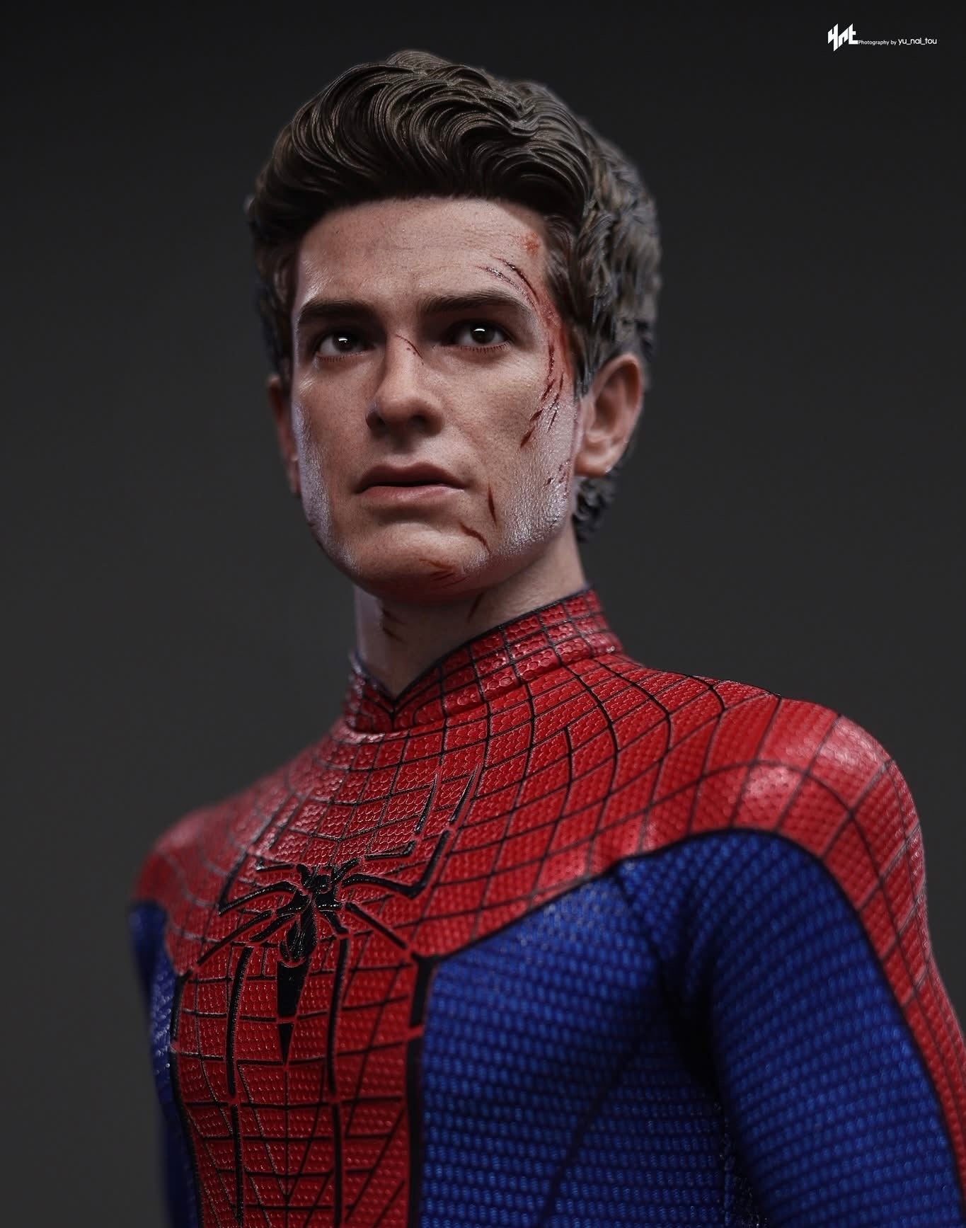 Hot Toys MMS772B The Amazing Spider-Man - 1/6th scale The Amazing Spider-Man Collectible Figure (Deluxe Version) Special Edition