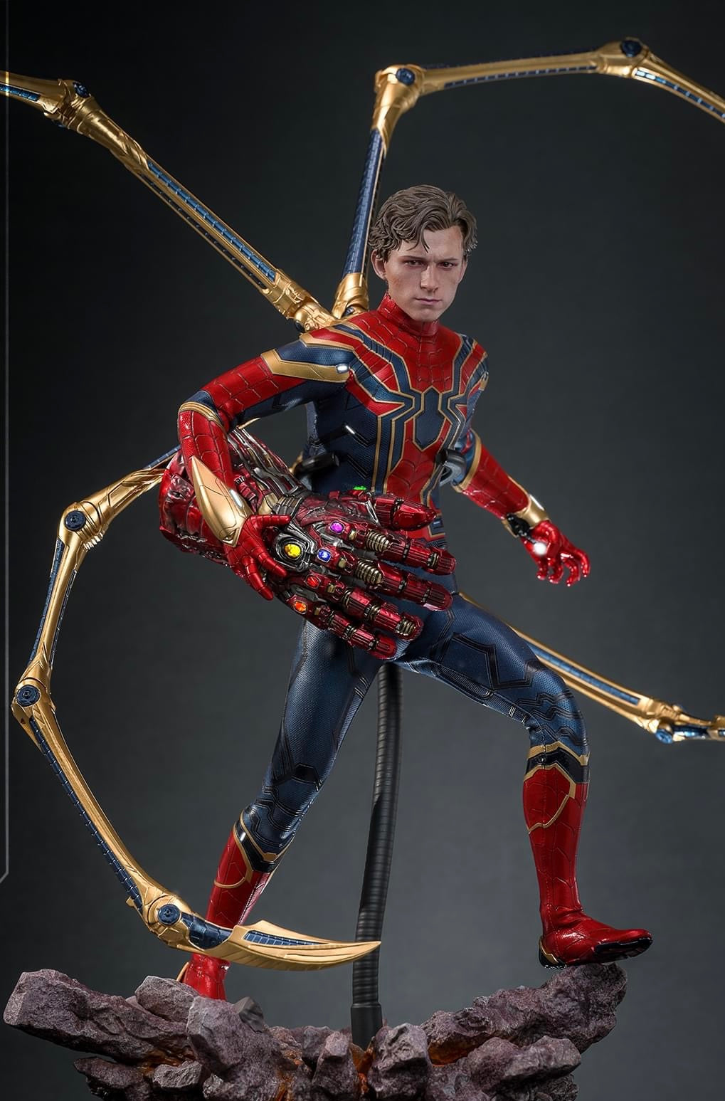 Pre-Order Hot Toys MMS761 Avengers: Endgame - 1/6th scale Iron Spider Collectible Figure