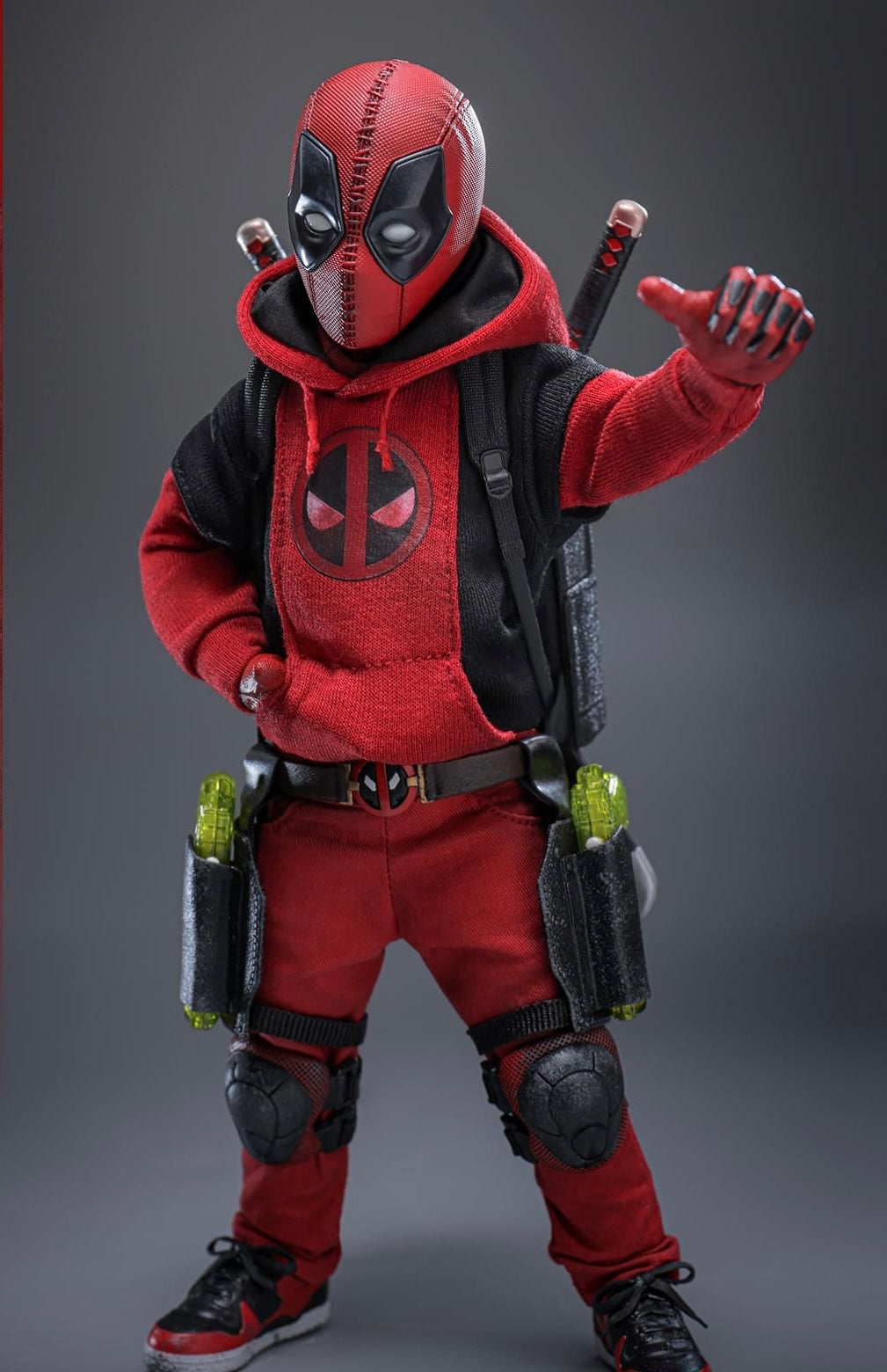 Pre-Order Hot Toys MMS763 Deadpool & Wolverine - 1/6th scale Kidpool Collectible Figure