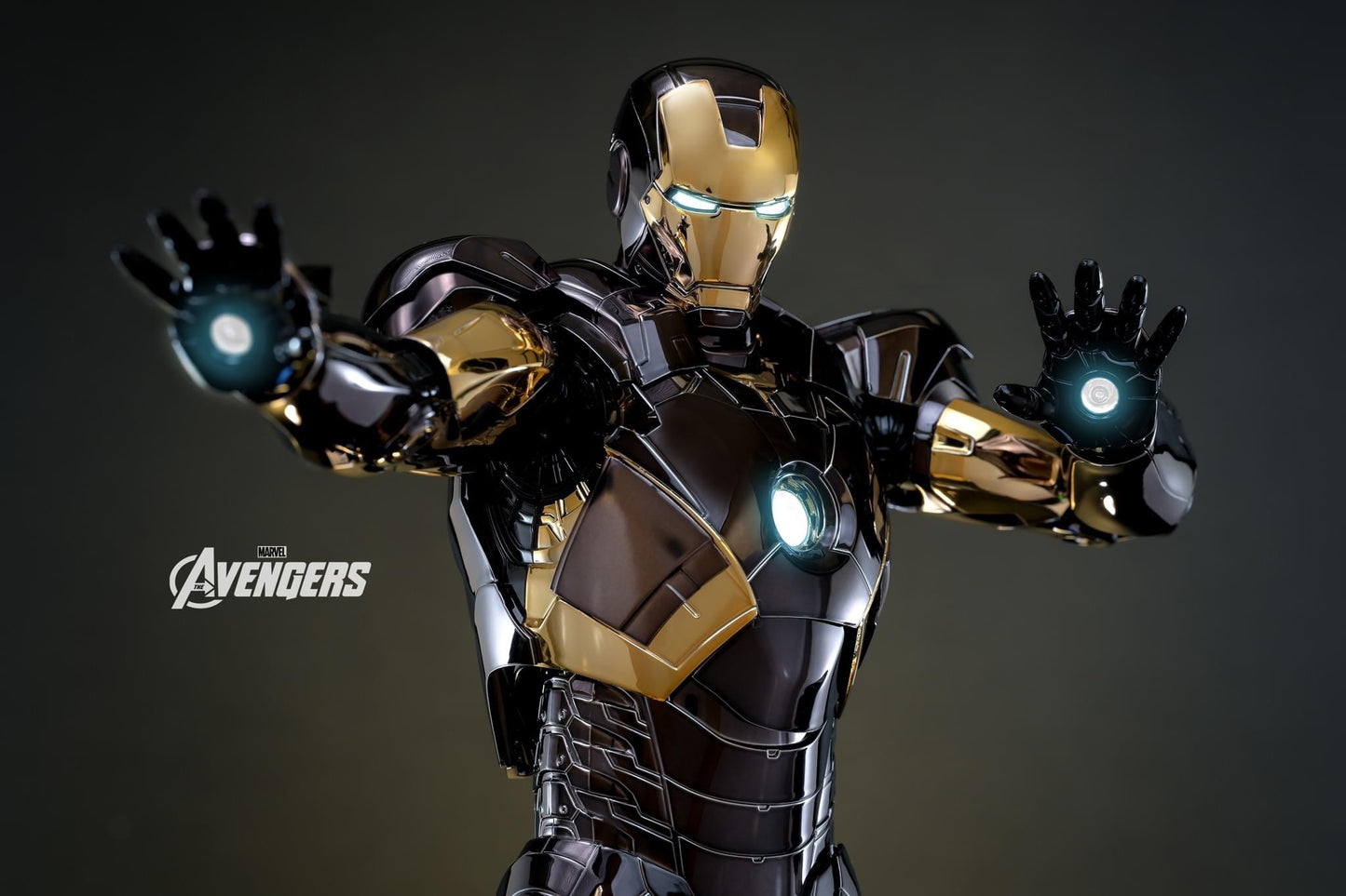 Hot Toys MMS741D61 The Avengers - 1/6th scale Iron Man Mark VII (Black & Gold Version) Collectible Figure Hot Toys Exclusive