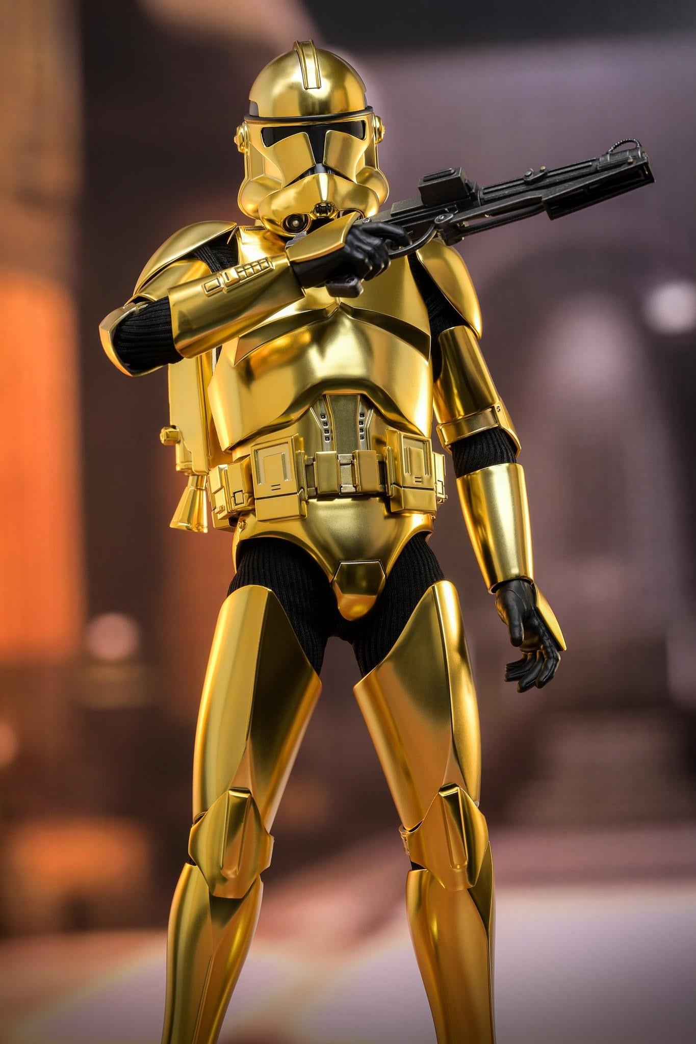 Hot Toys MMS735 Star Wars - 1/6th scale Clone Trooper (Gold Chrome Version) Collectible Figure Hot Toys Exclusive