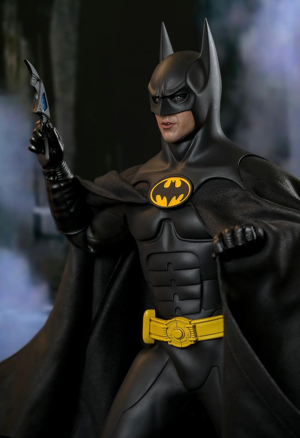 Pre-Order Hot Toys MMS769 Batman Returns - 1/6th scale Batman Collectible Figure