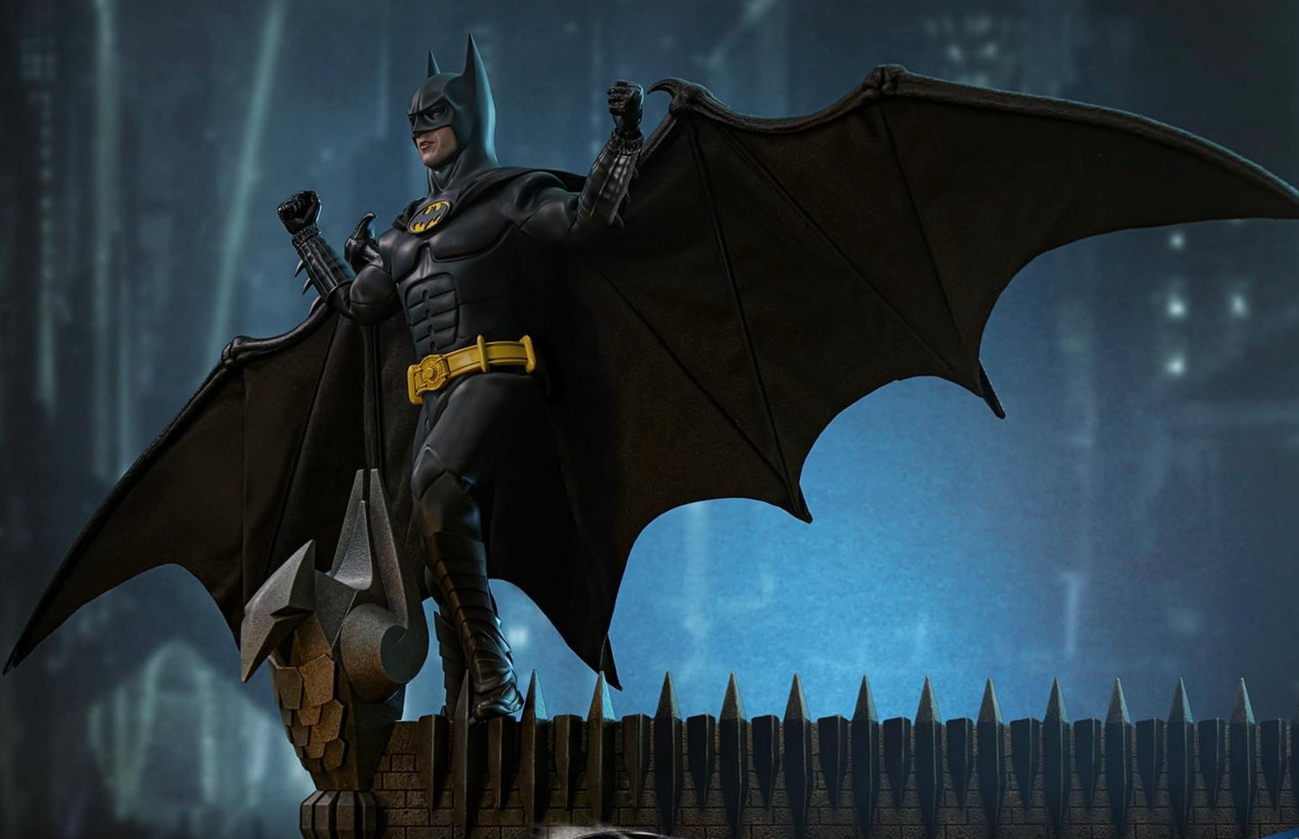 Pre-Order Hot Toys MMS770 Batman Returns - 1/6th scale Batman Collectible Figure (Deluxe Version)