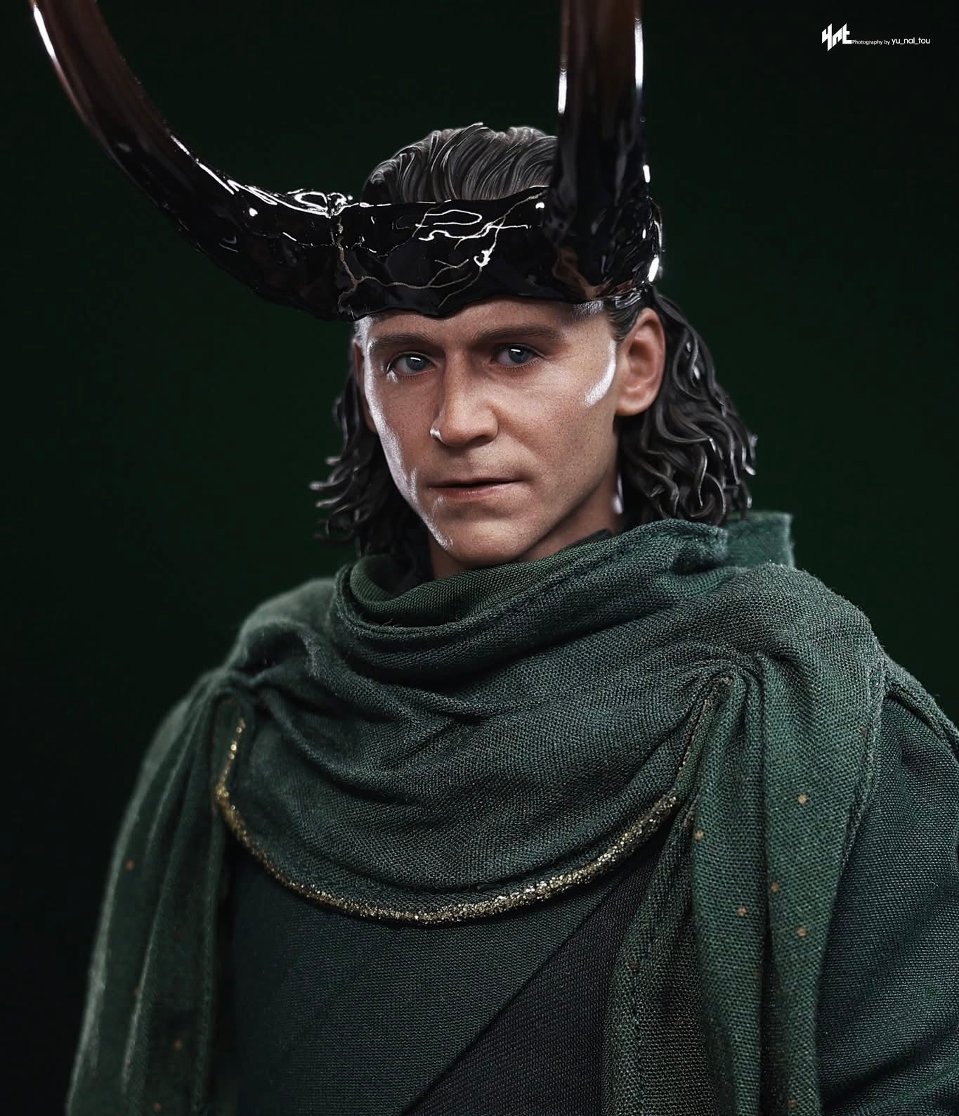 Hot Toys DX40 Loki - 1/6th scale God Loki Collectible Figure