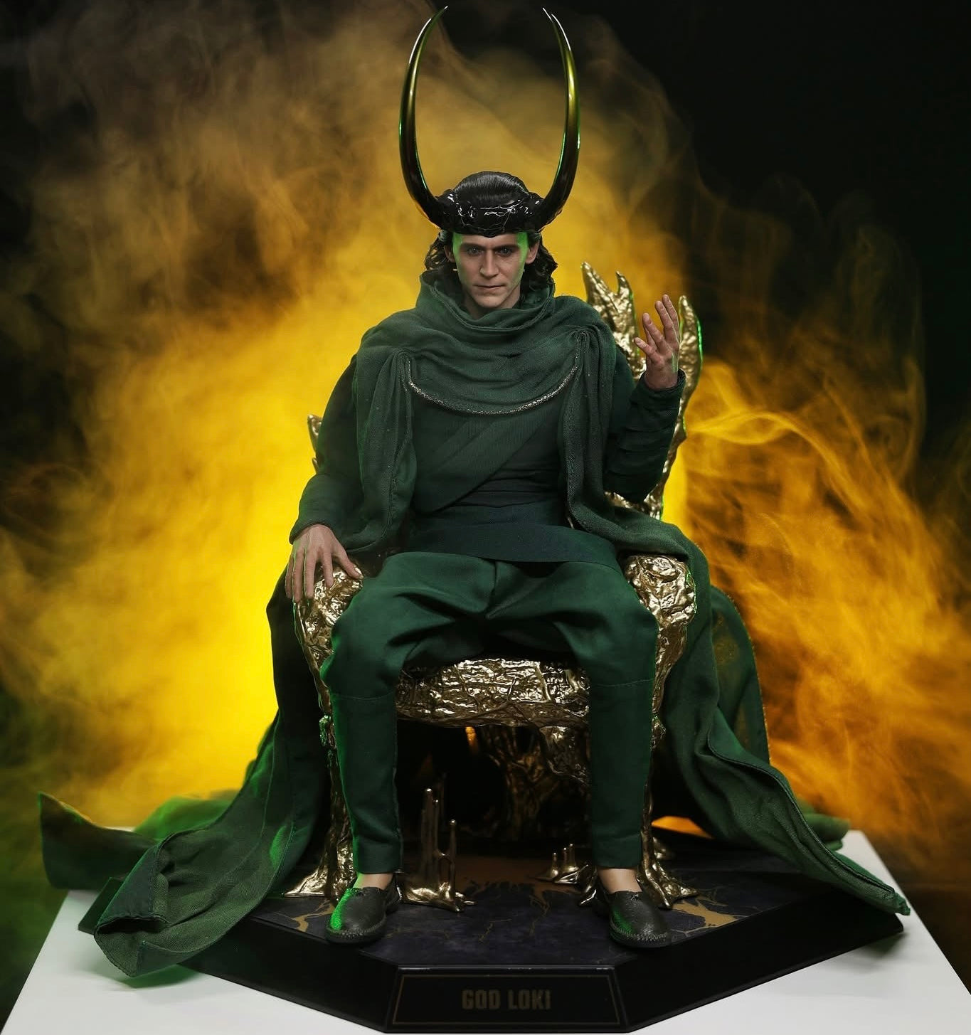 Hot Toys DX40 Loki - 1/6th scale God Loki Collectible Figure