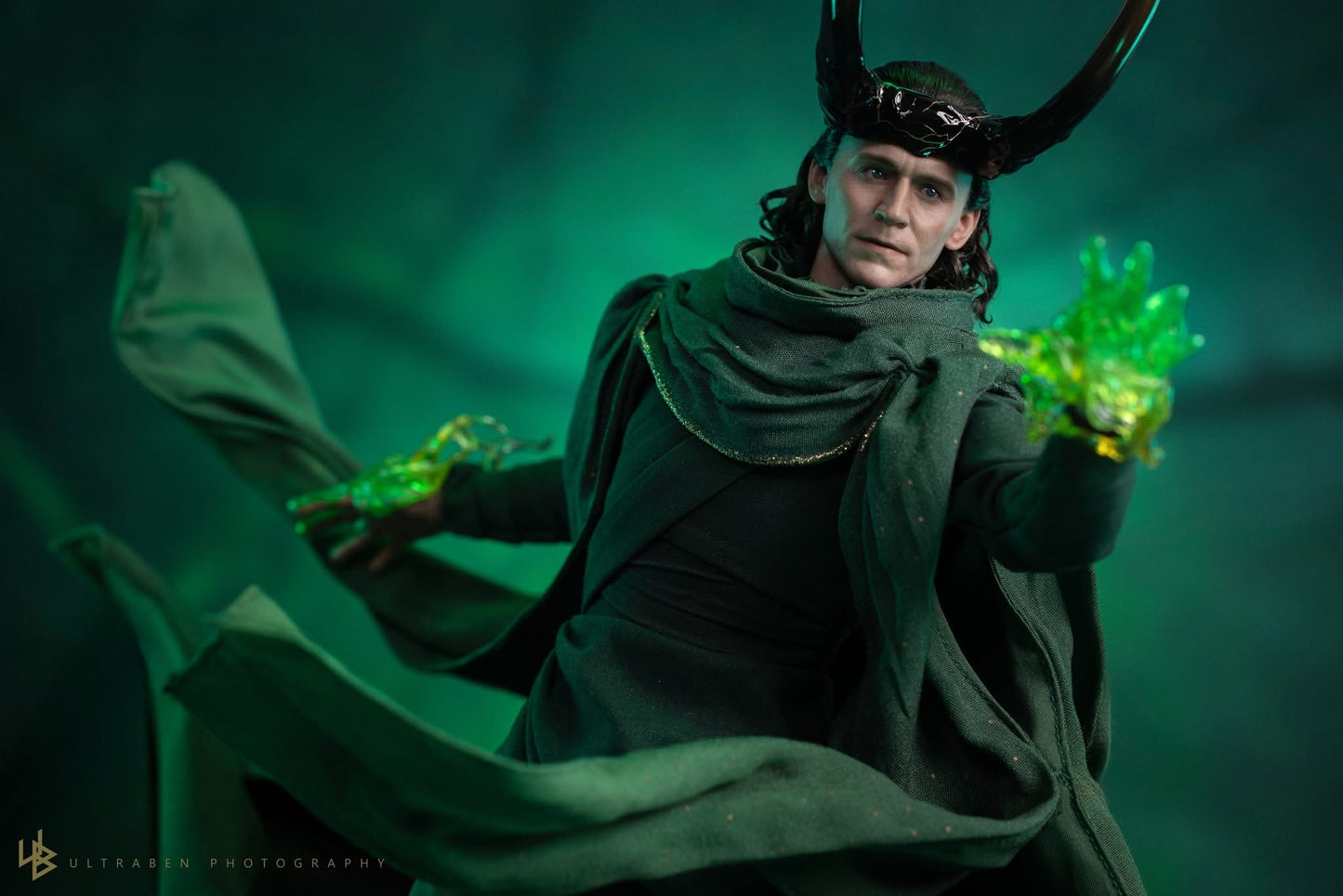 Hot Toys DX41AE Loki - 1/6th scale God Loki Collectible Figure (Artisan Edition)