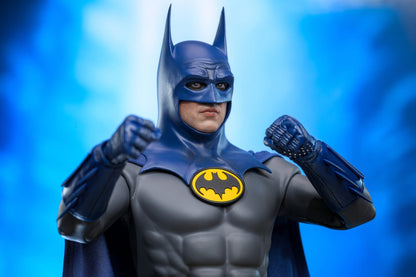 Hot Toys MMS834 The Flash - 1/6th scale BatmanT (Blue & Grey Suit) Collectible Figure [Hot Toys Exclusive]