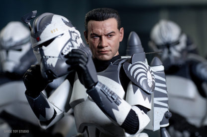 Hot Toys TMS141 Star Wars: The Clone Wars - 1/6th scale Clone Commander Wolffe Collectible Figure
