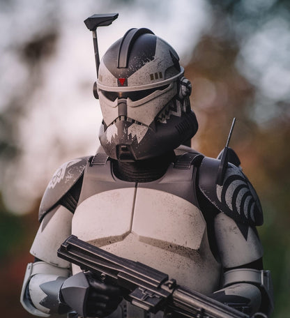 Hot Toys TMS141 Star Wars: The Clone Wars - 1/6th scale Clone Commander Wolffe Collectible Figure