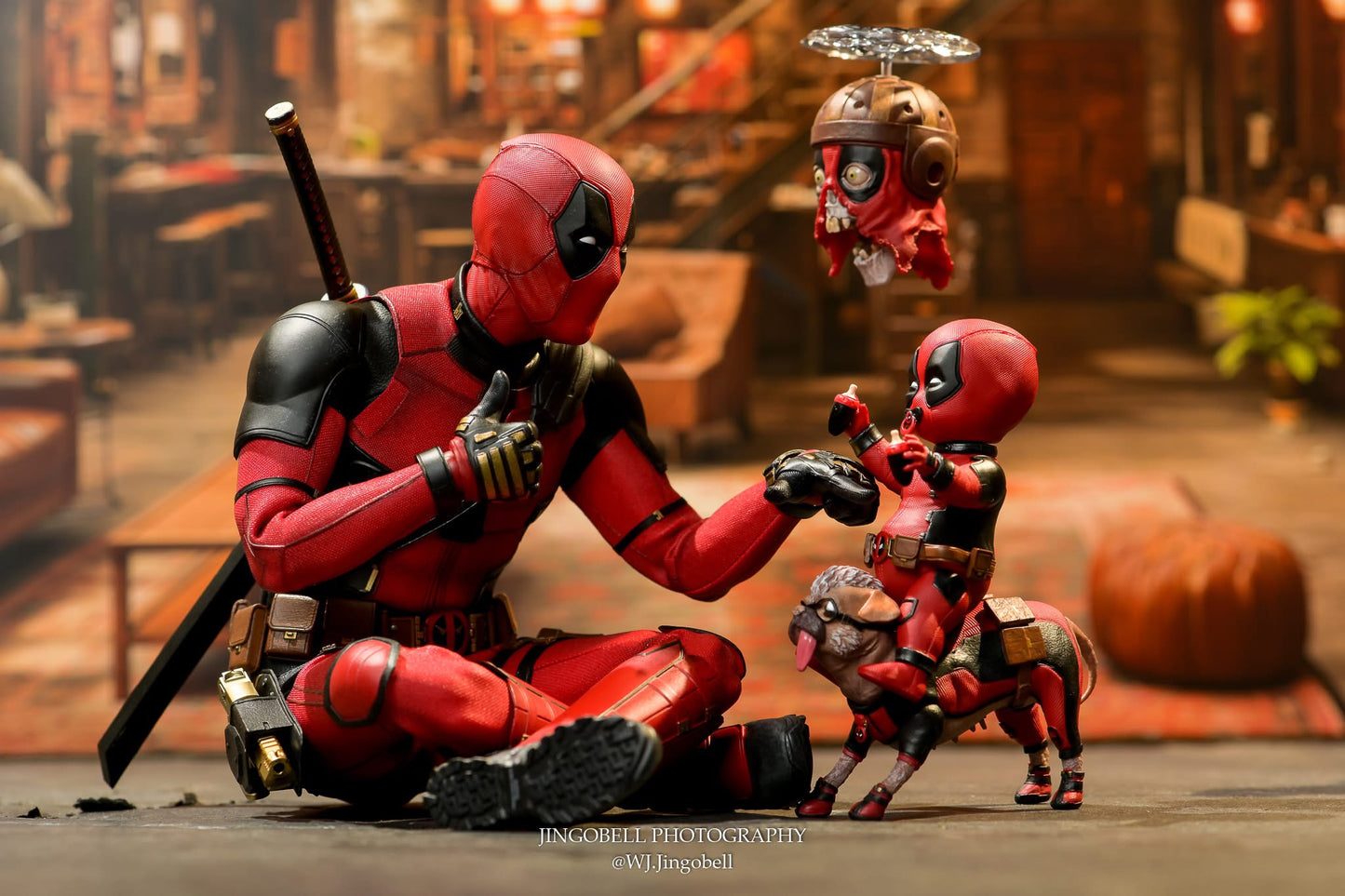 Hot Toys MMS746B Deadpool & Wolverine - 1/6th scale Deadpool Collectible Figure (Special Edition))