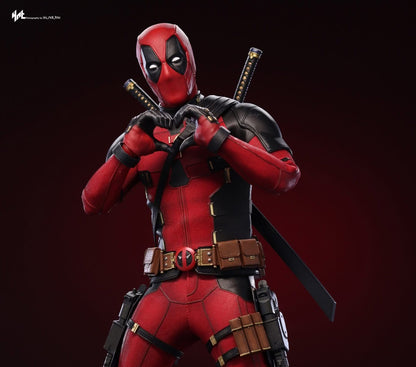 Hot Toys MMS746B Deadpool & Wolverine - 1/6th scale Deadpool Collectible Figure (Special Edition))